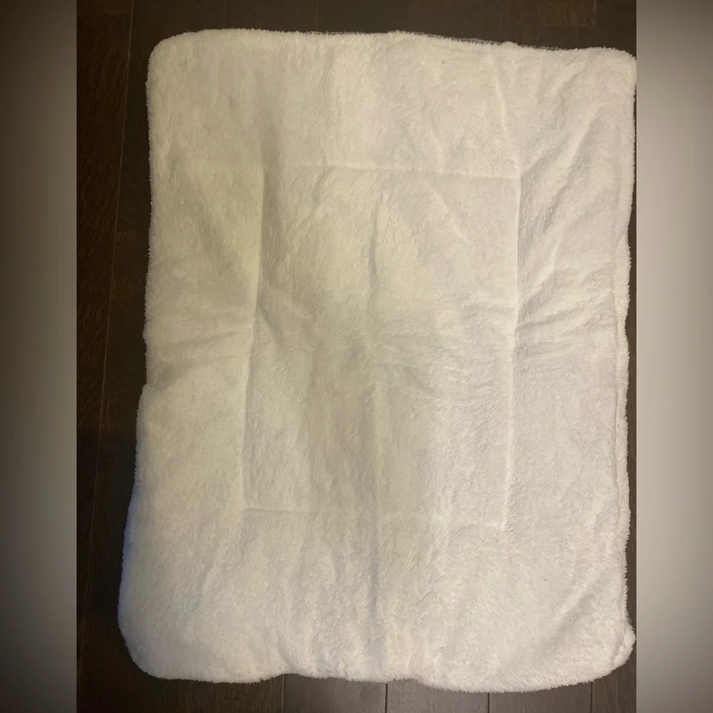Thickened sleeping bed/ mat for dogs & cats , Large Size White & Grey Like New